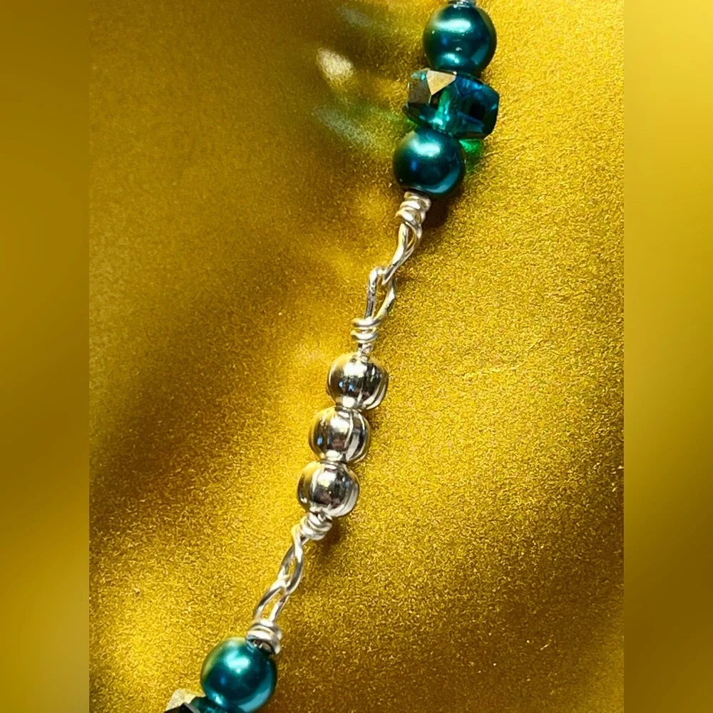 Beautiful beaded necklace -bi coloured heart in sterling - Picture 6 of 12